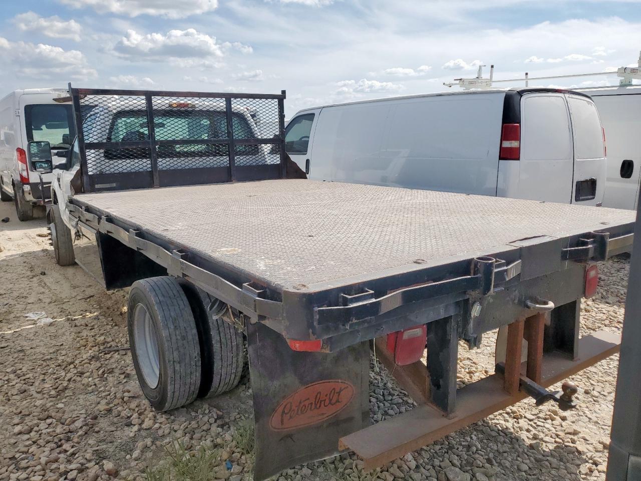 2009 Ford F550 Super Duty - Фото 2