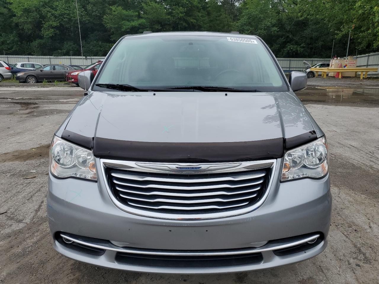 2015 Chrysler Town & Country Touring - Image 5