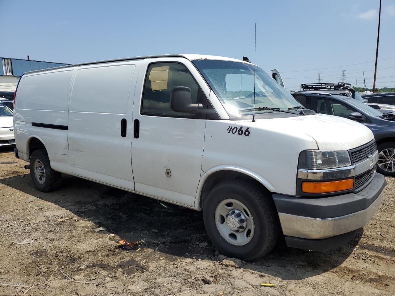 2018 Chevrolet Express G2500 - Фото 4