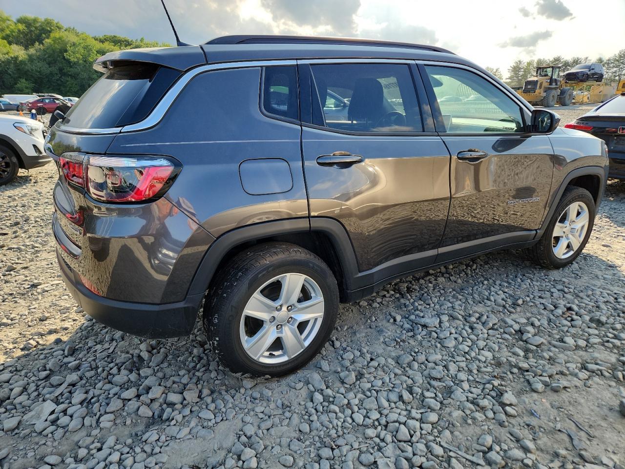 2022 Jeep Compass Latitude - Фото 3