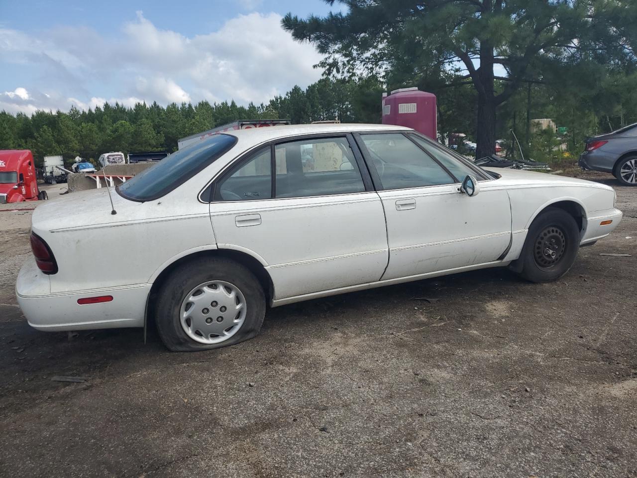 1999 Olds 88 - Фото 3