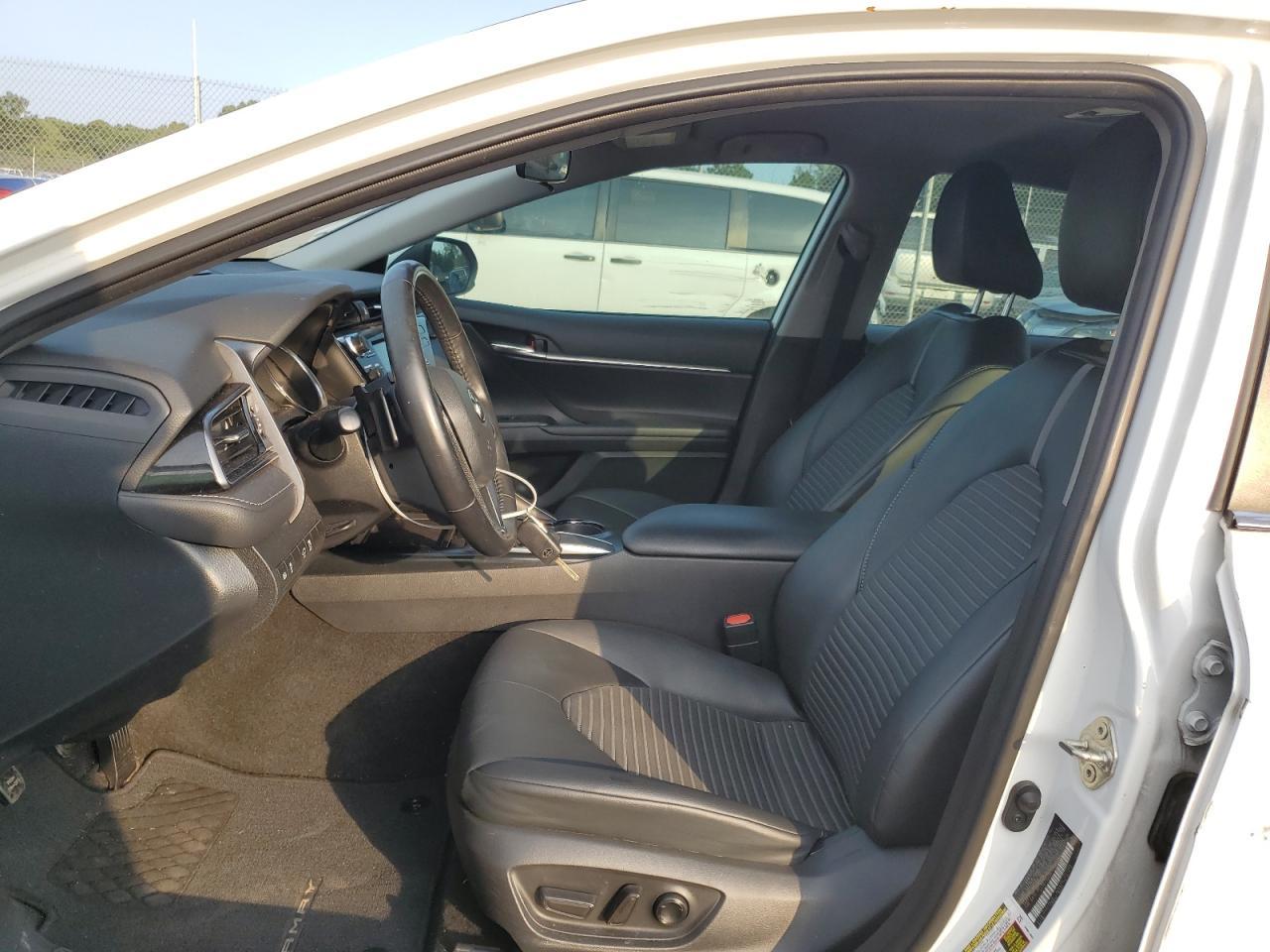 2020 Toyota Camry Se - Image 7