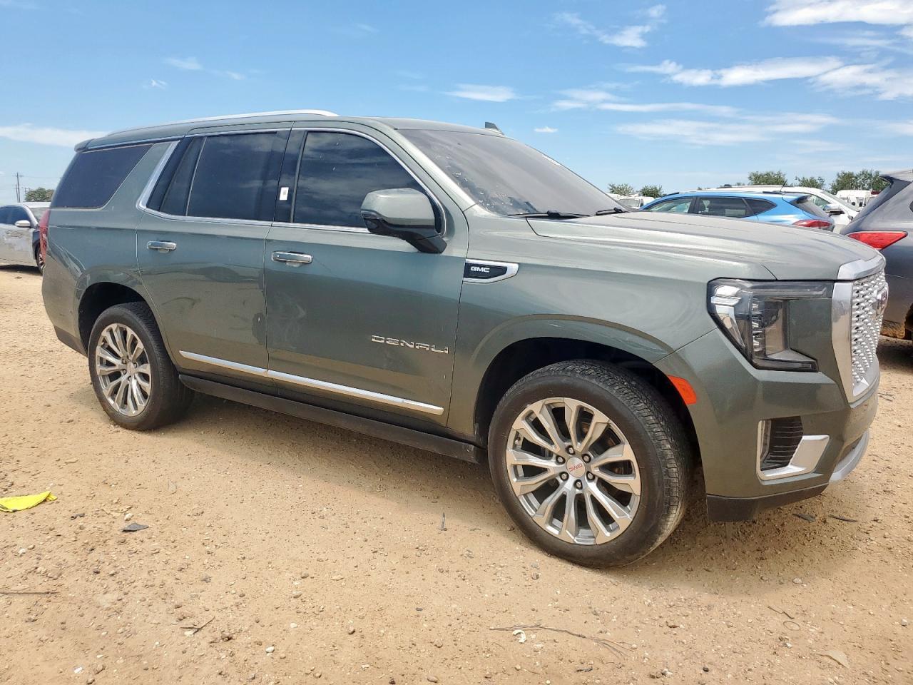 2024 GMC Yukon Denali - Image 4