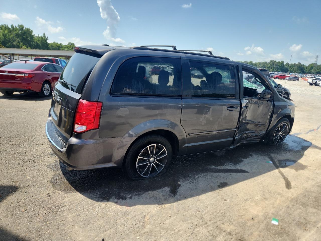 2016 Dodge Grand Caravan R/T - Фото 3