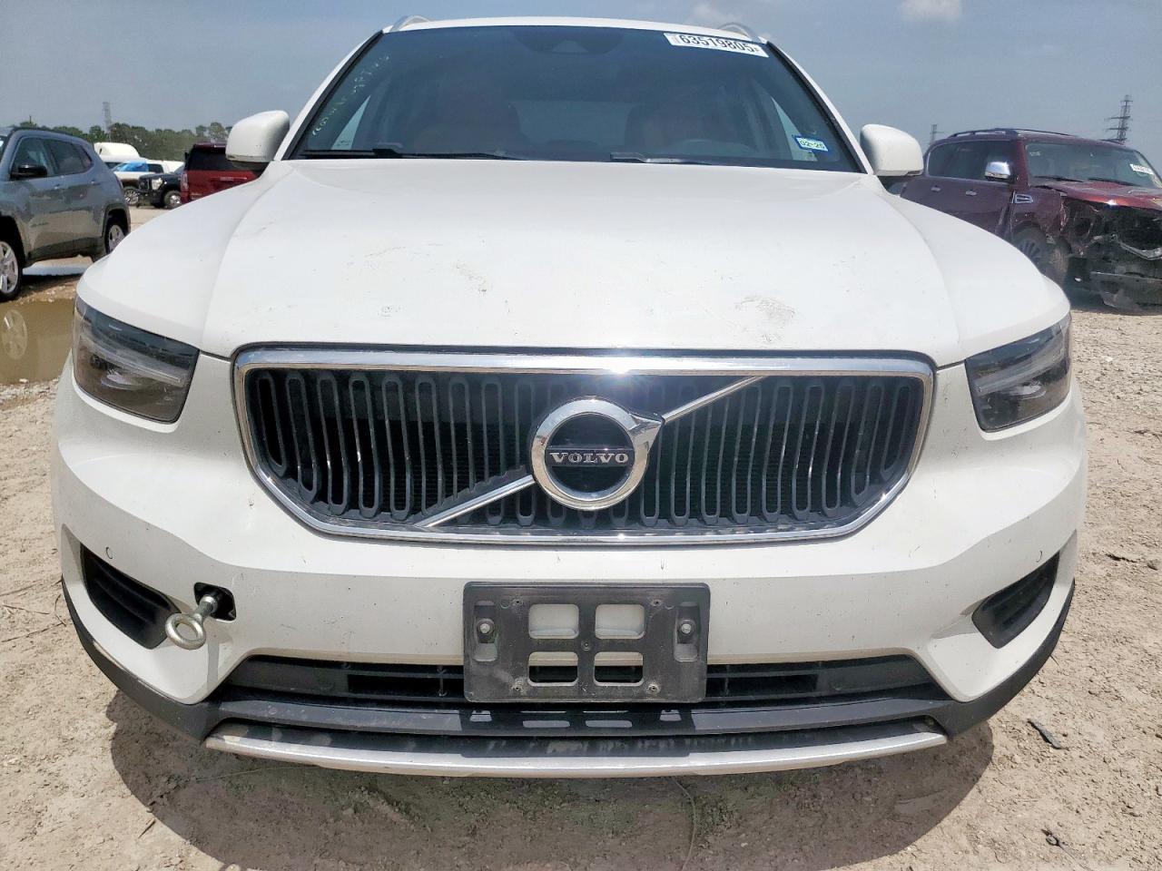 2019 Volvo Xc40 T5 Momentum - Фото 5