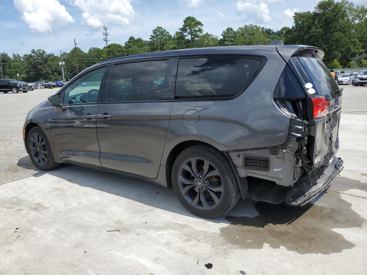 2020 Chrysler Pacifica Touring - Image 2