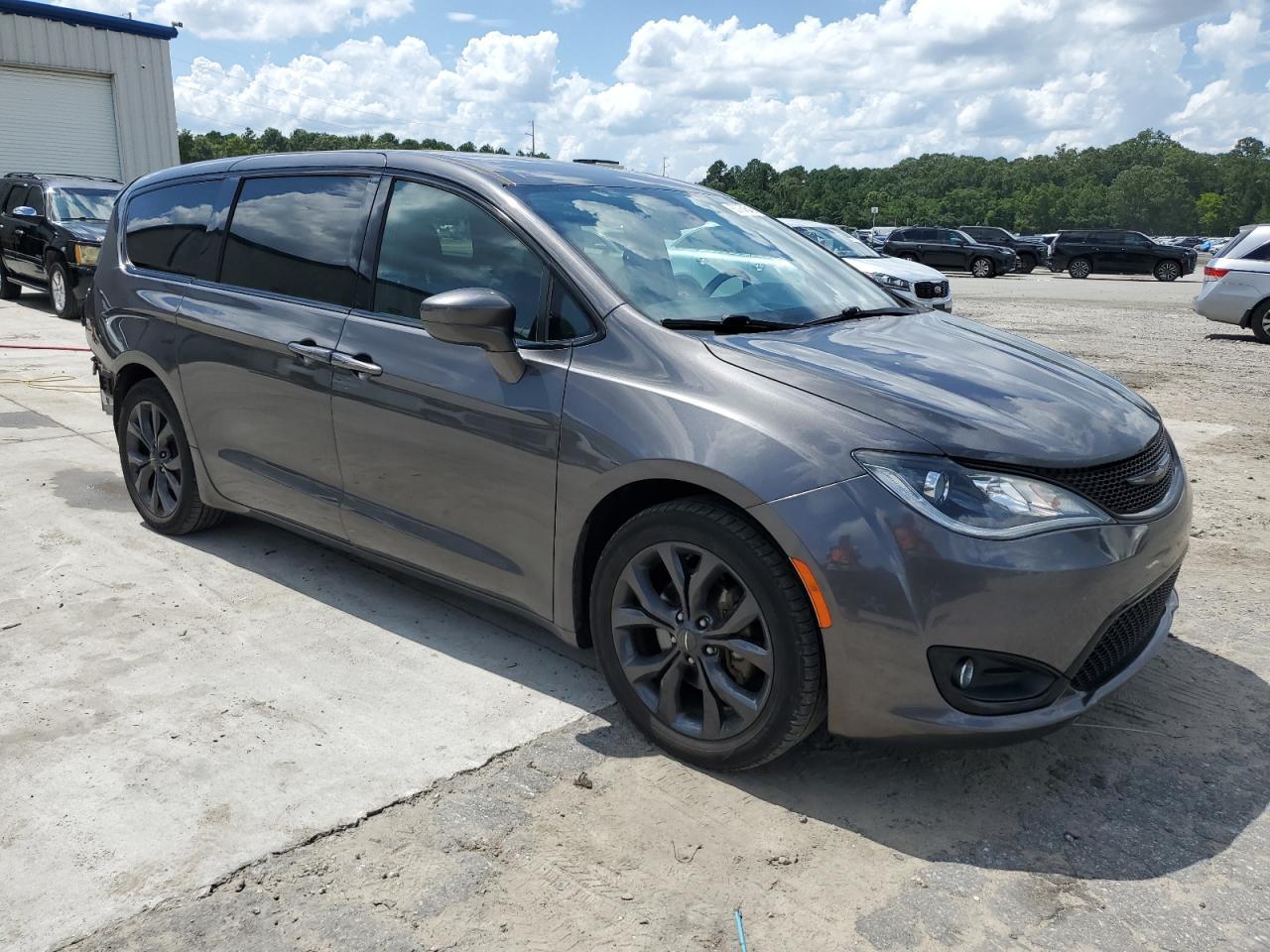 2020 Chrysler Pacifica Touring - Image 4