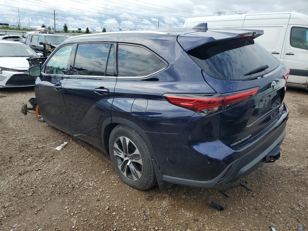 2022 Toyota Highlander Xle - Image 2