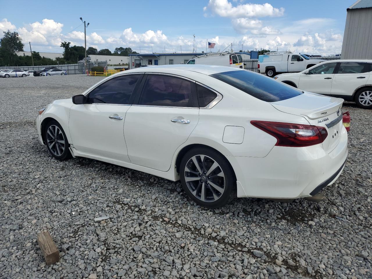 2017 Nissan Altima 2.5 - Фото 2