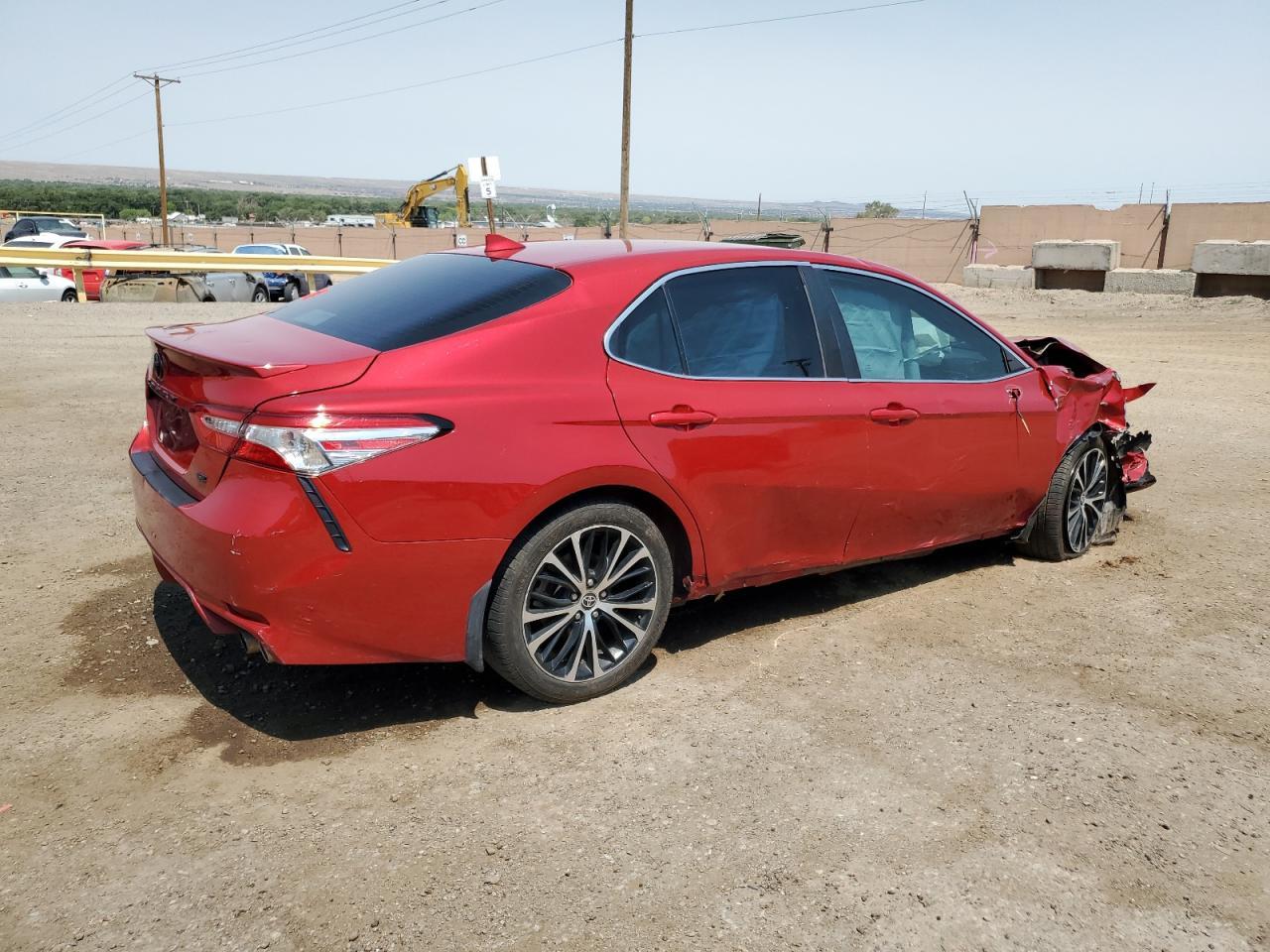 2020 Toyota Camry Se - Фото 3