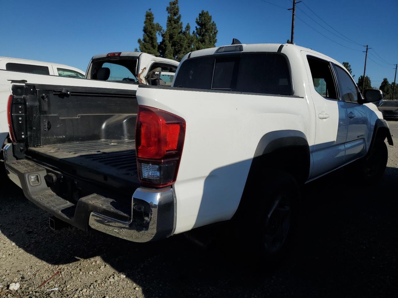 2023 Toyota Tacoma Double Cab - Image 3