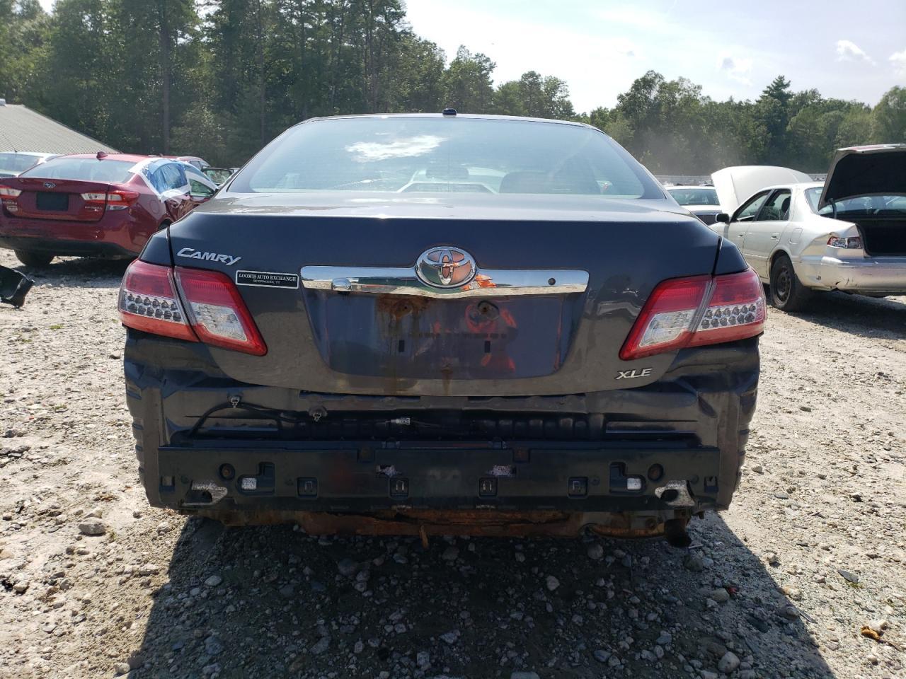 2010 Toyota Camry Base - Фото 6