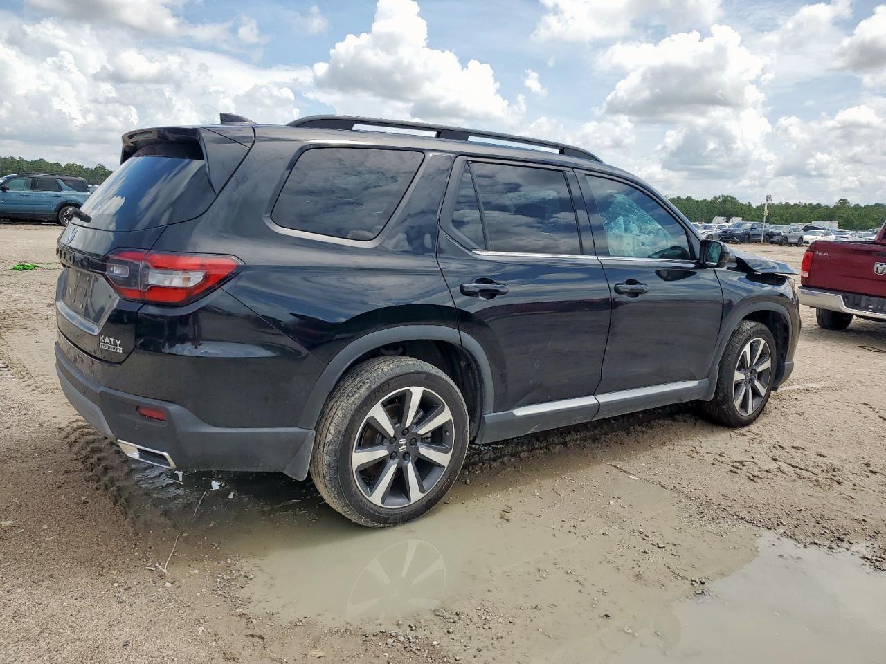 2025 Honda Pilot Touring - Фото 3