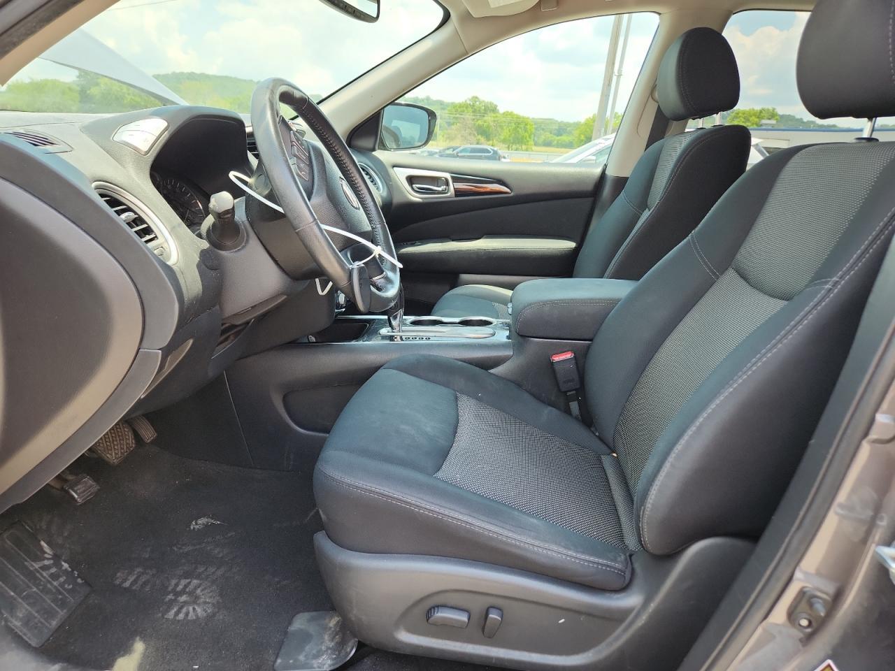 2017 Nissan Pathfinder S - Image 7