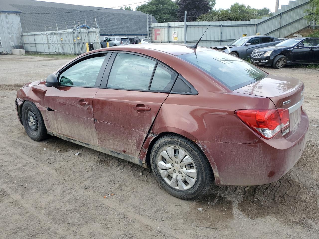 2013 Chevrolet Cruze Ls - Фото 2