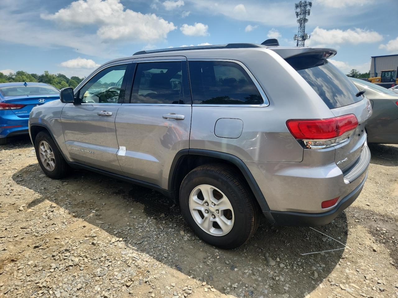 2015 Jeep Grand Cherokee Laredo - Image 2