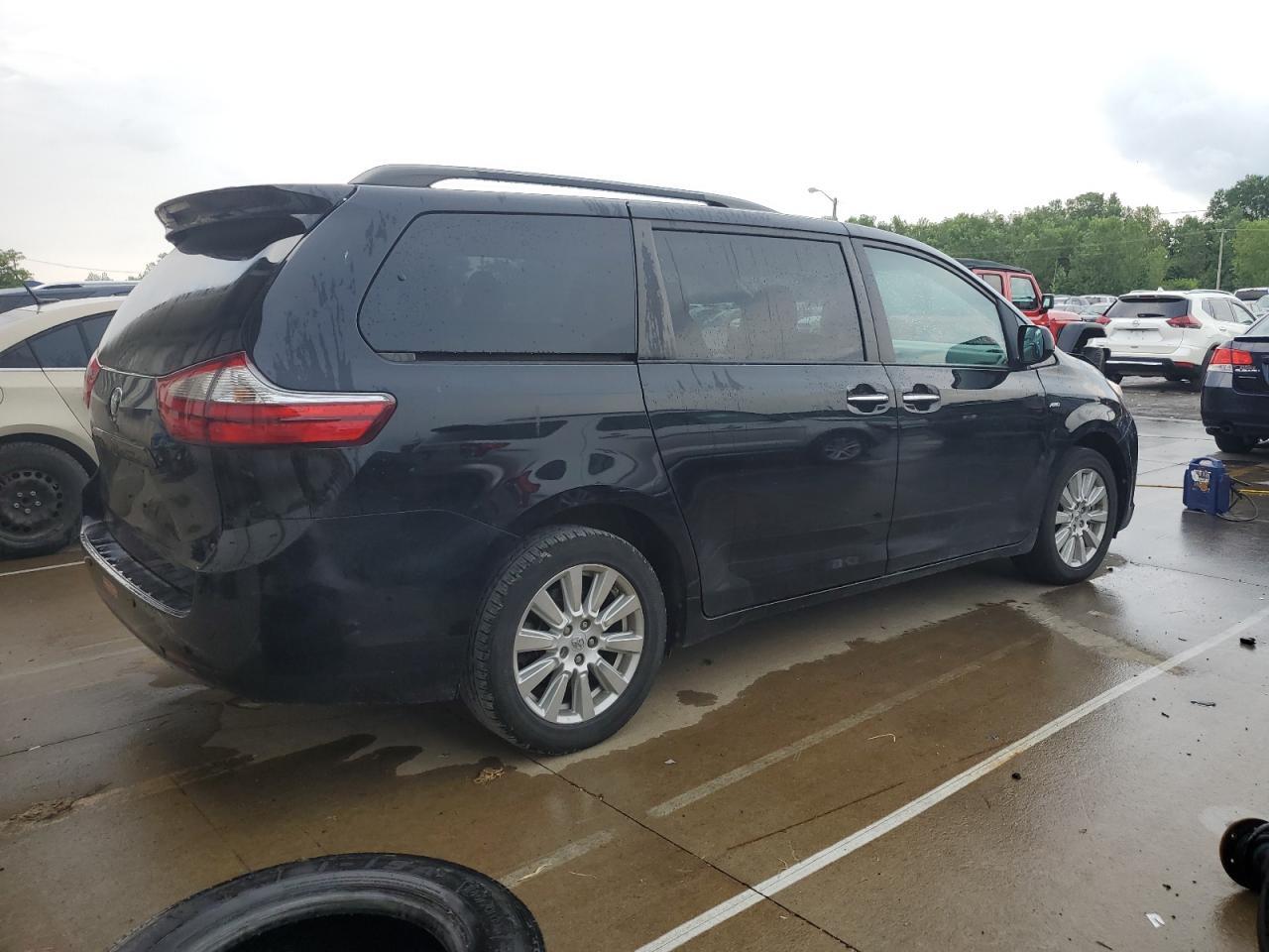 2017 Toyota Sienna Xle - Фото 3