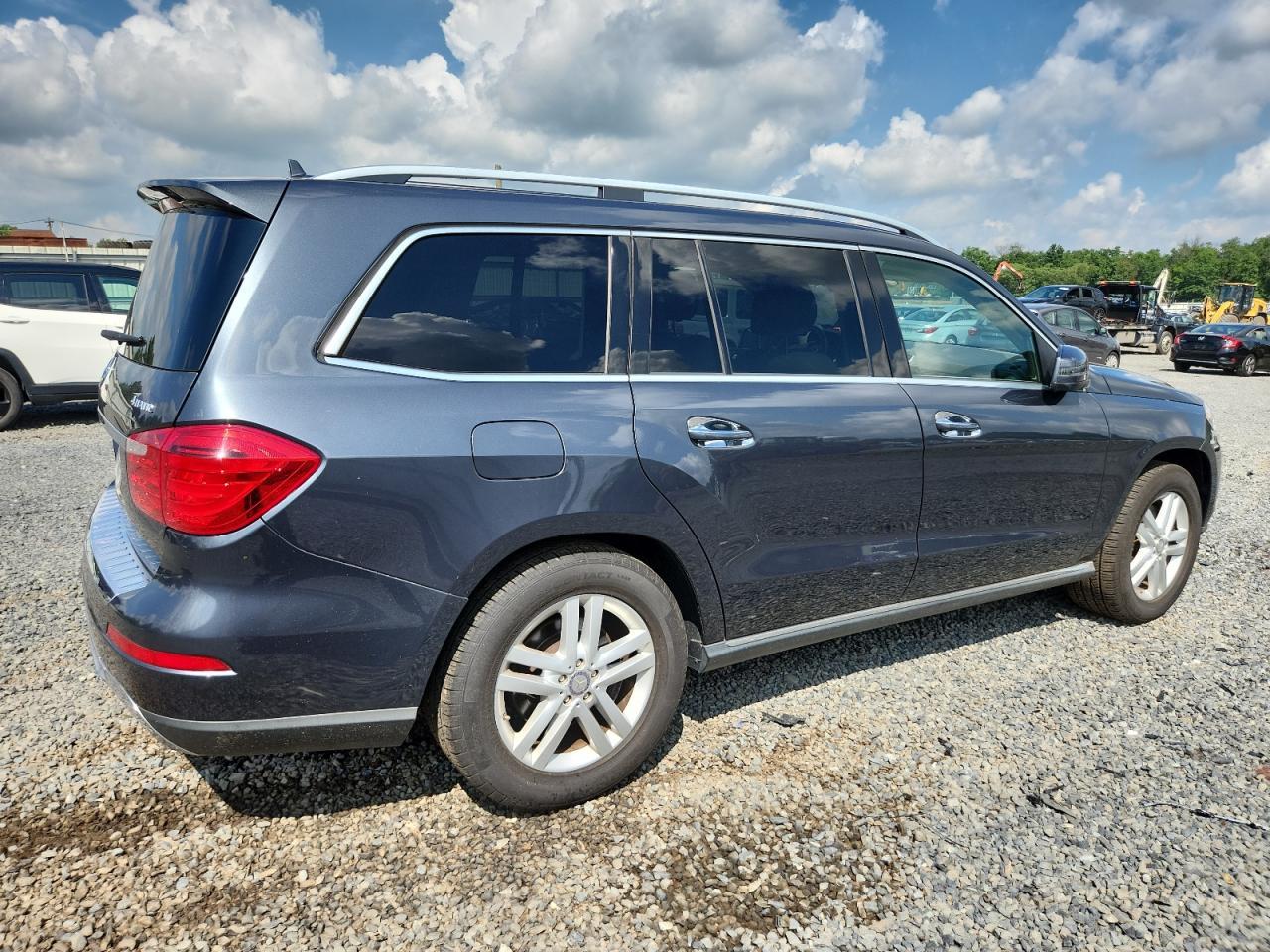 2013 Mercedes-Benz Gl 450 4Matic - Image 3