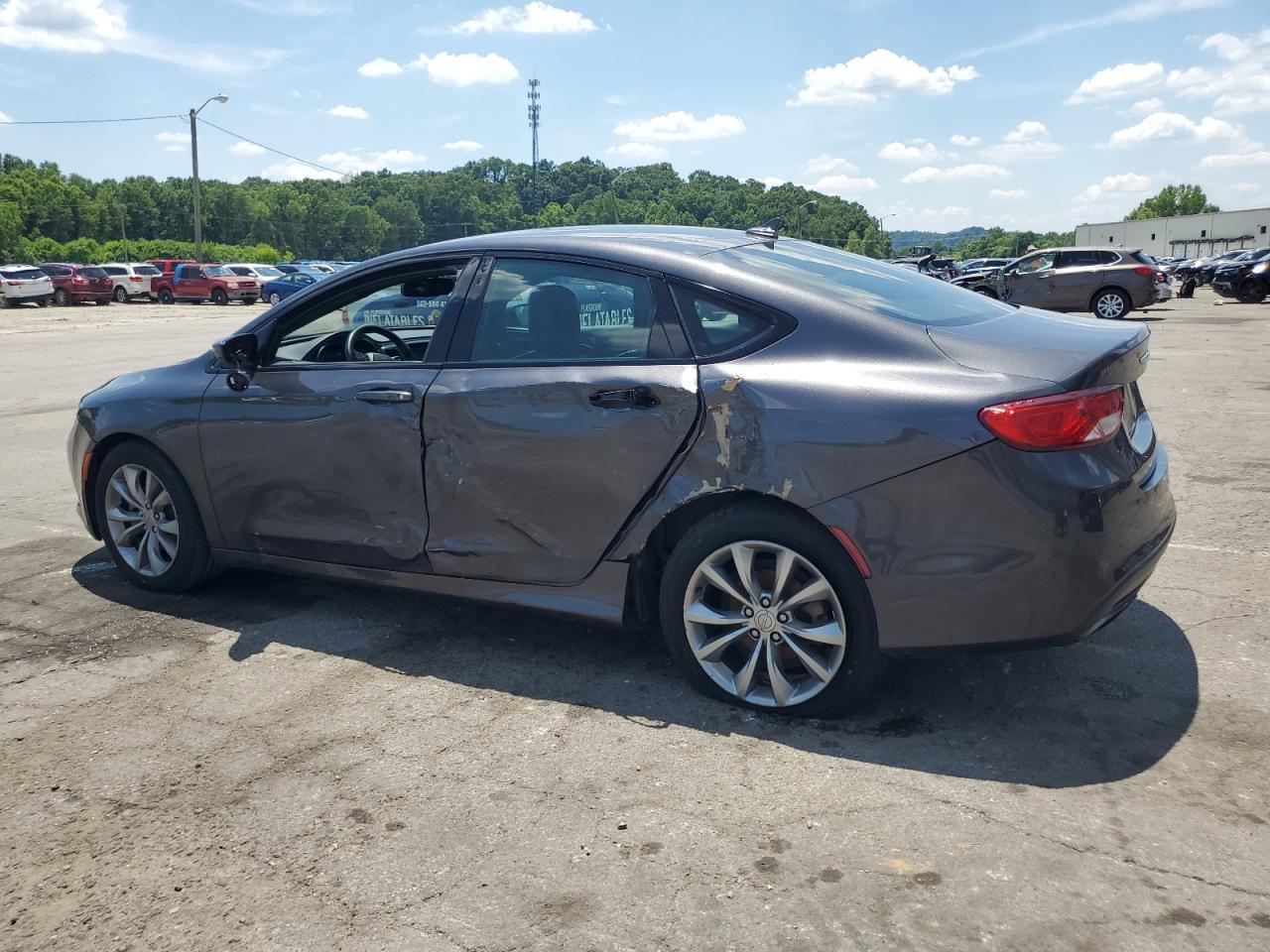 2016 Chrysler 200 S - Фото 2