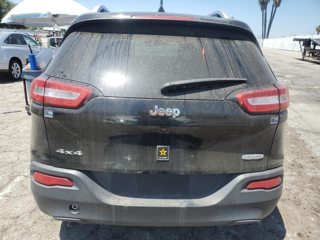 2017 Jeep Cherokee Latitude - Image 6