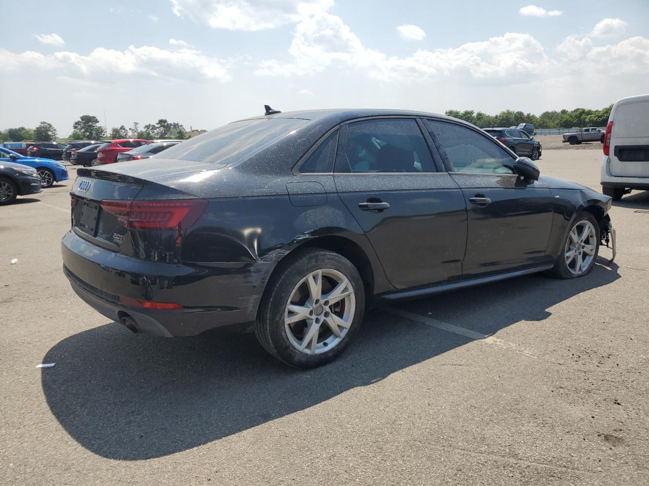 2018 Audi A4 Premium - Фото 3