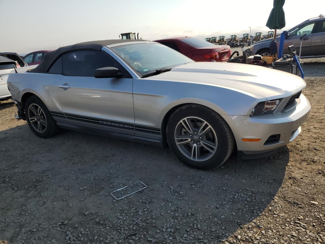 2011 Ford Mustang - Image 4