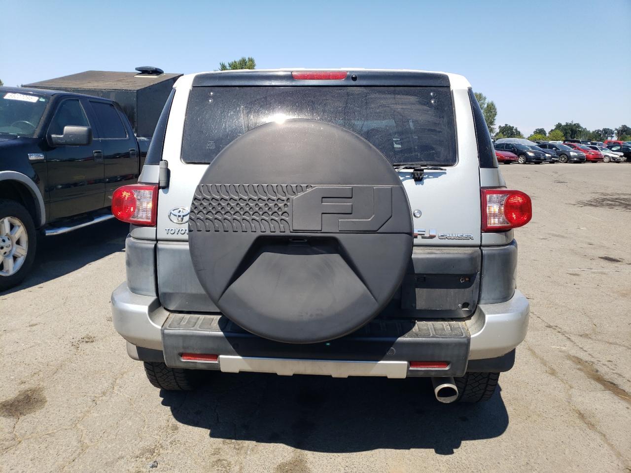 2010 Toyota Fj Cruiser - Image 6