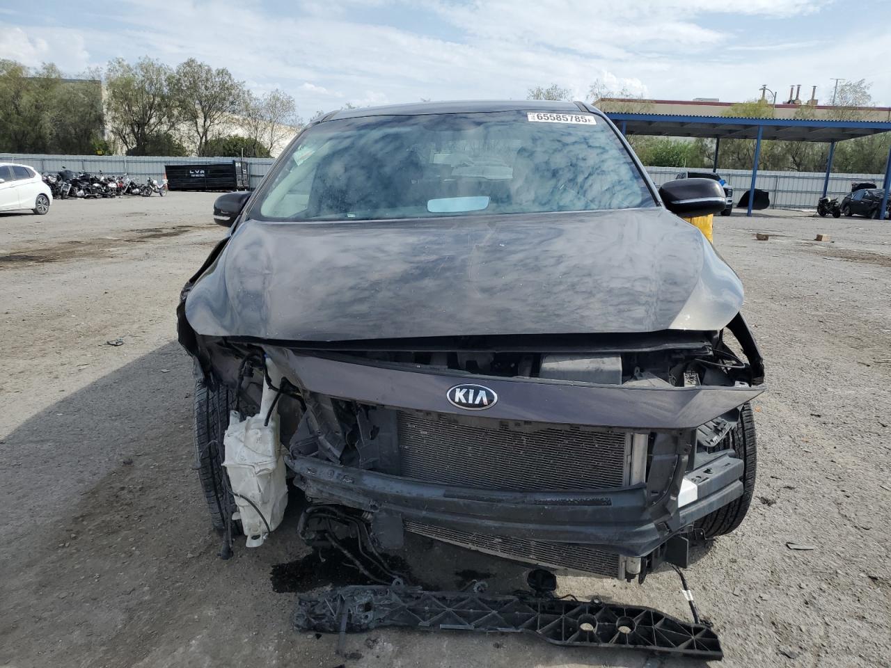2017 Kia Sedona Lx - Image 5