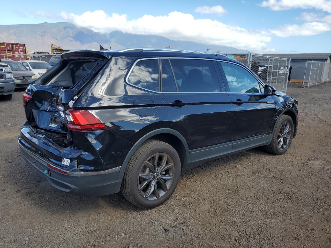 2023 Volkswagen Tiguan Se - Image 3
