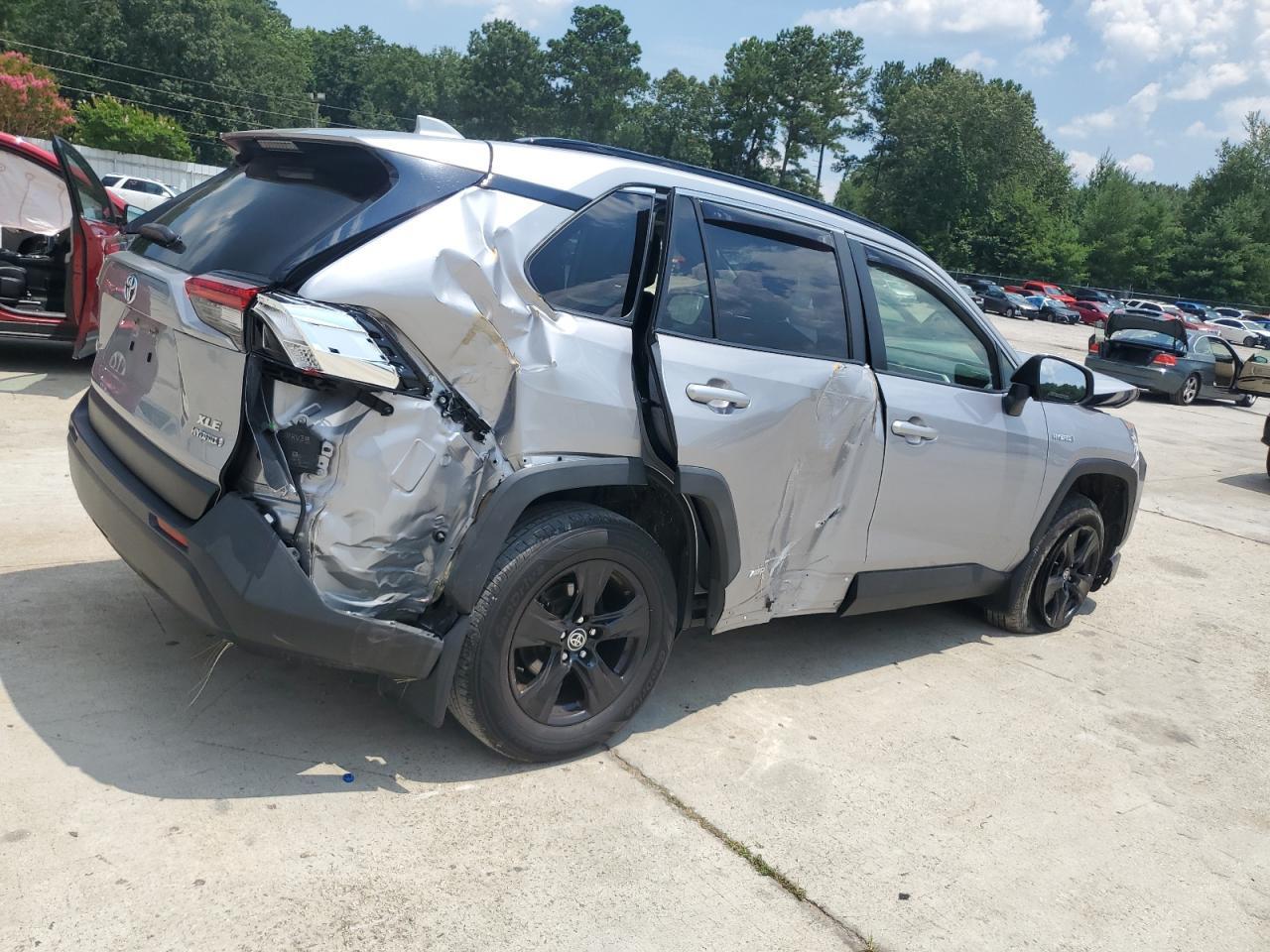 2020 Toyota Rav4 Xle - Image 3