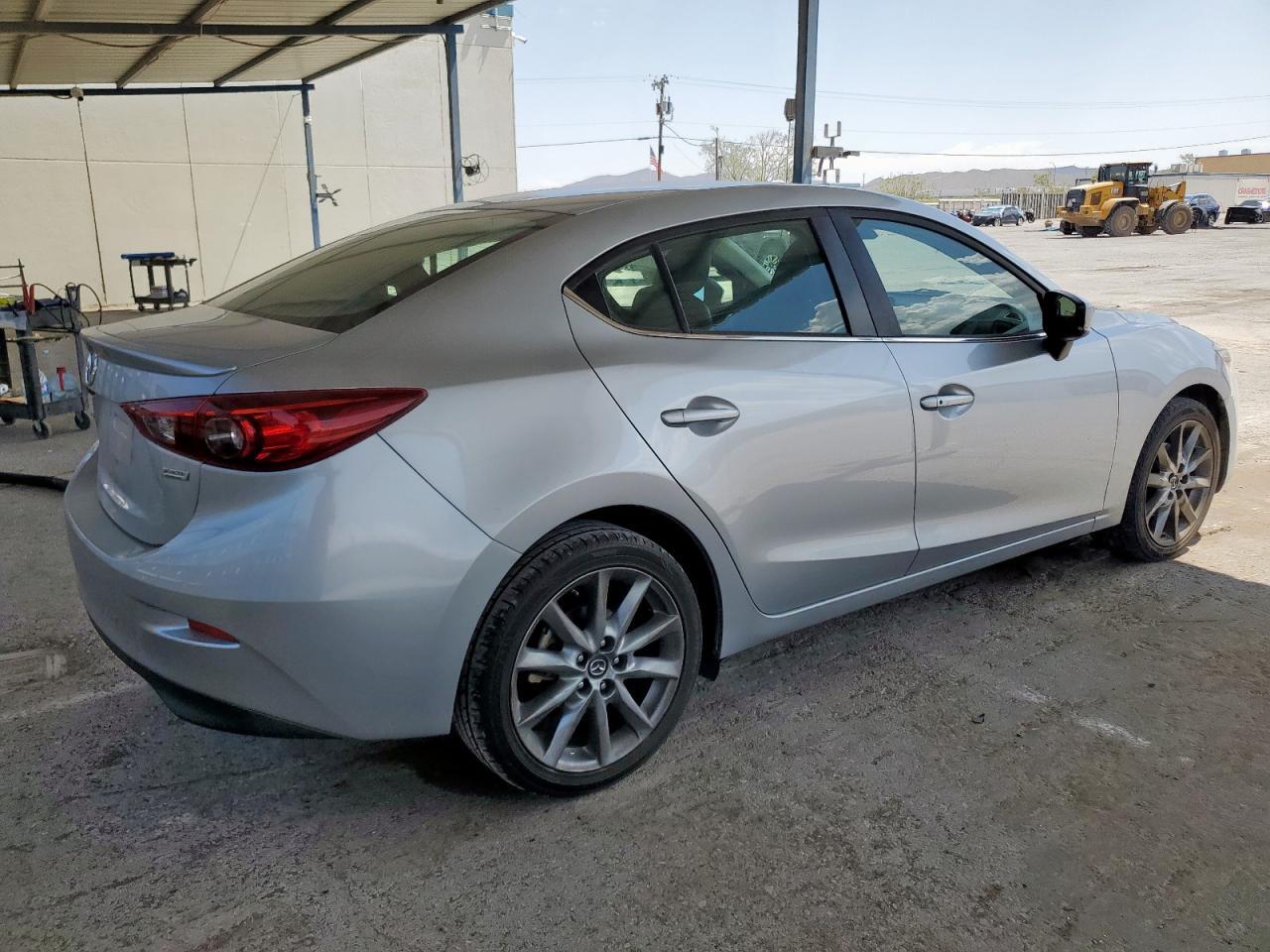 2018 Mazda 3 Touring - Фото 3