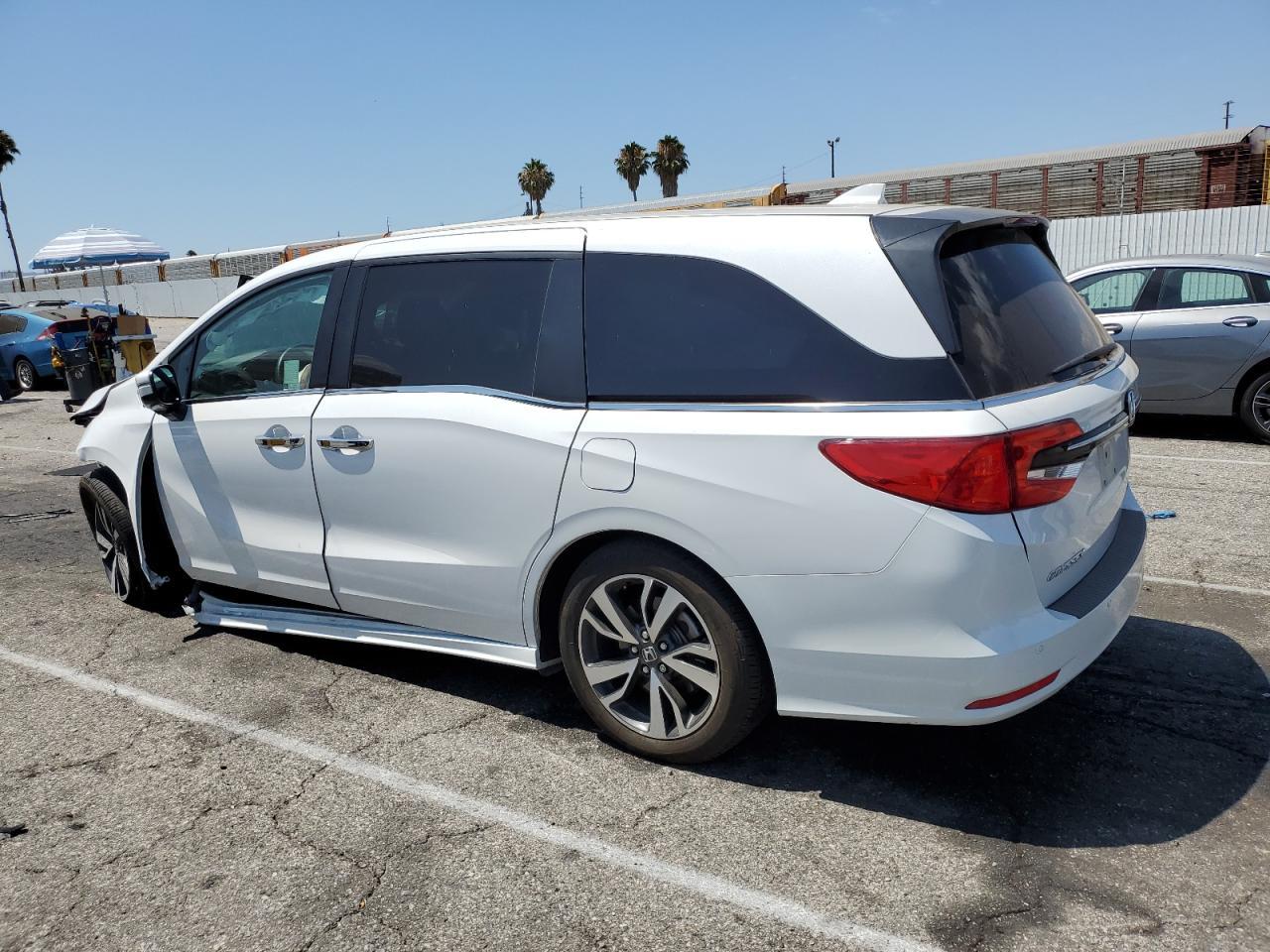 2024 Honda Odyssey Touring - Фото 2