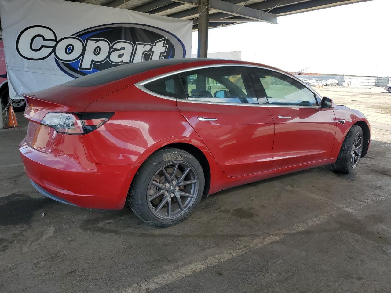 2018 Tesla Model 3 - Фото 3