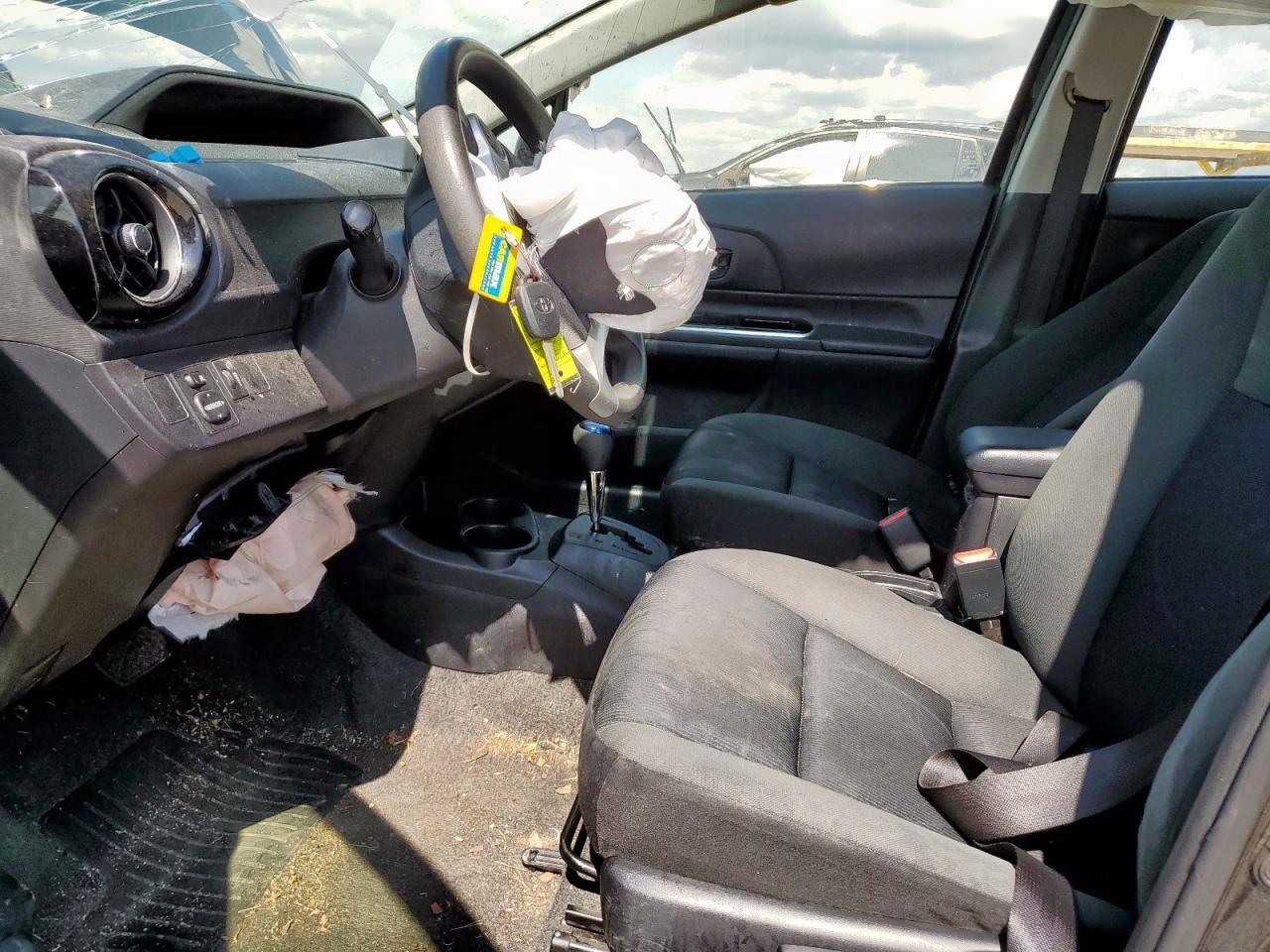 2015 Toyota Prius C - Фото 7