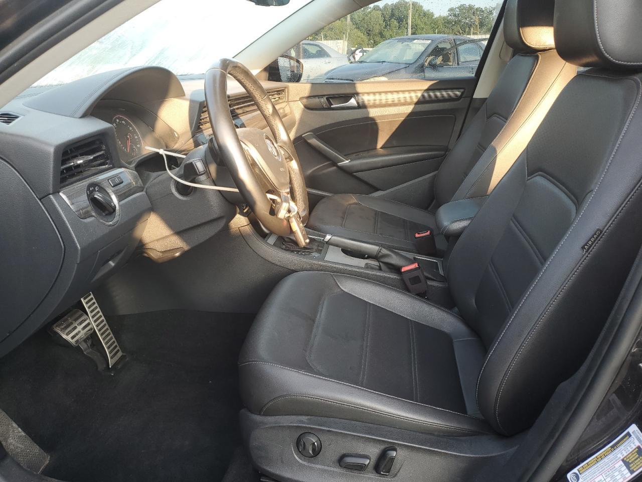 2020 Volkswagen Passat R-Line - Image 7
