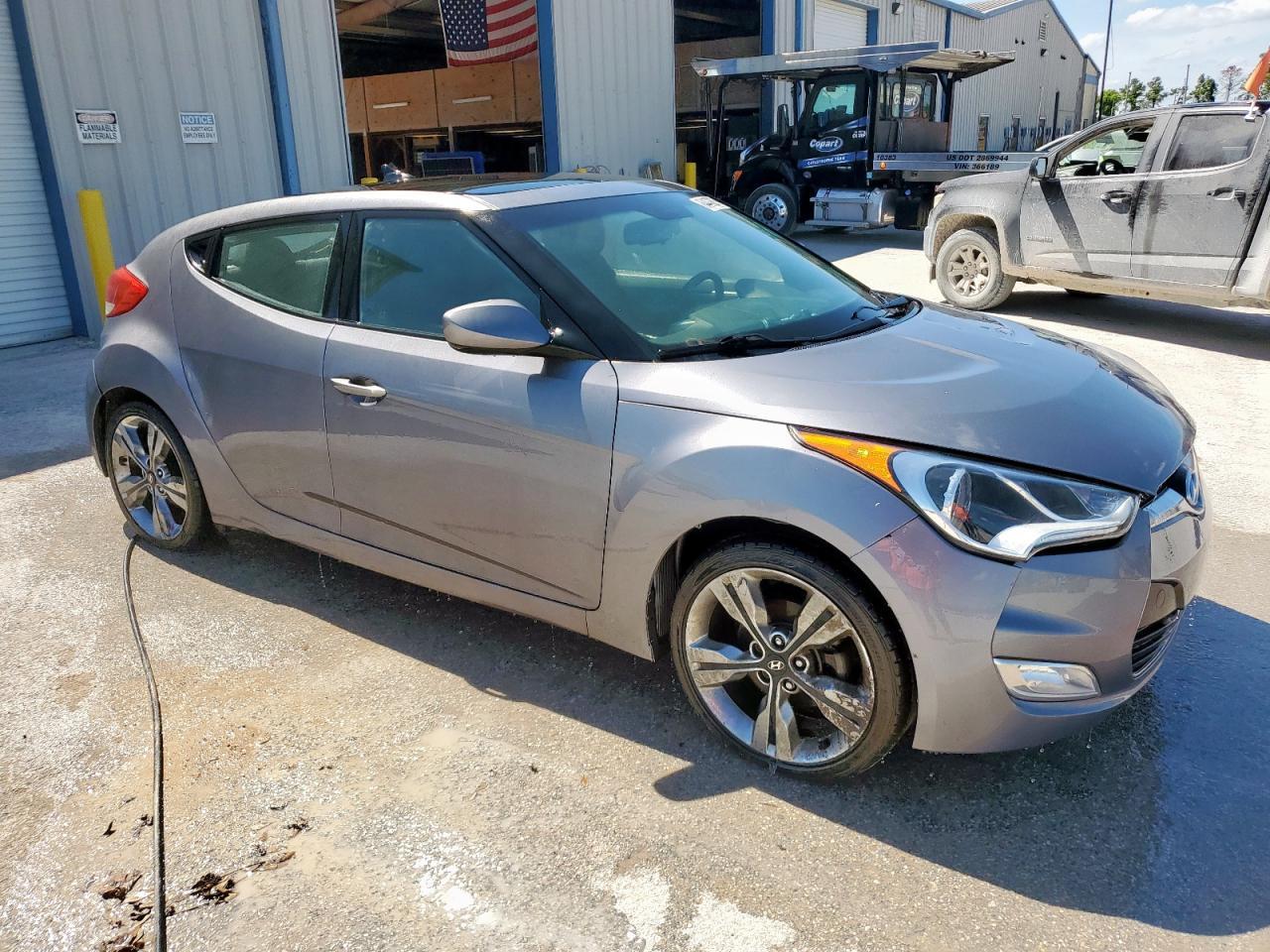 2016 Hyundai Veloster - Фото 4