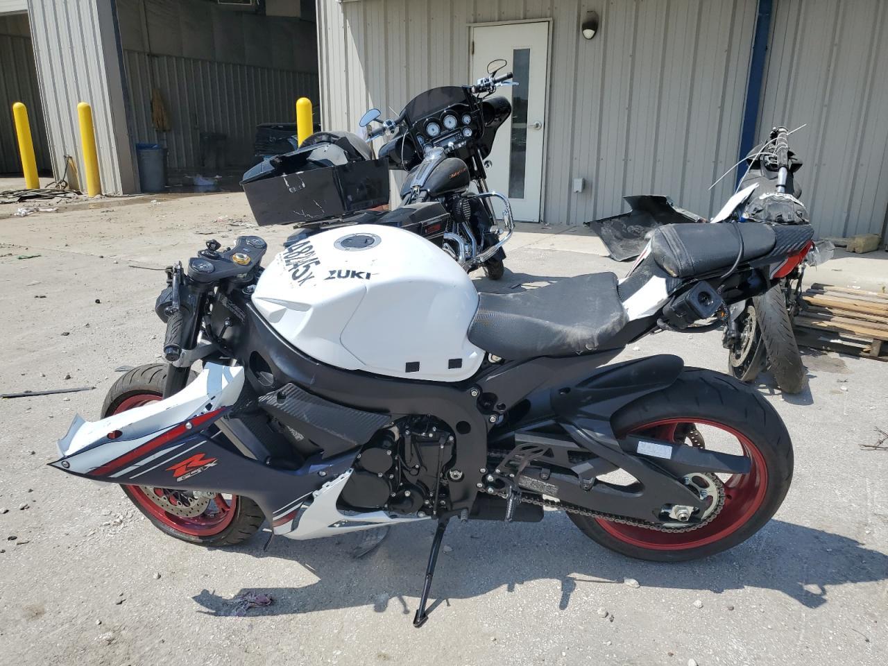 2025 Suzuki Gsx-R600 - Фото 3