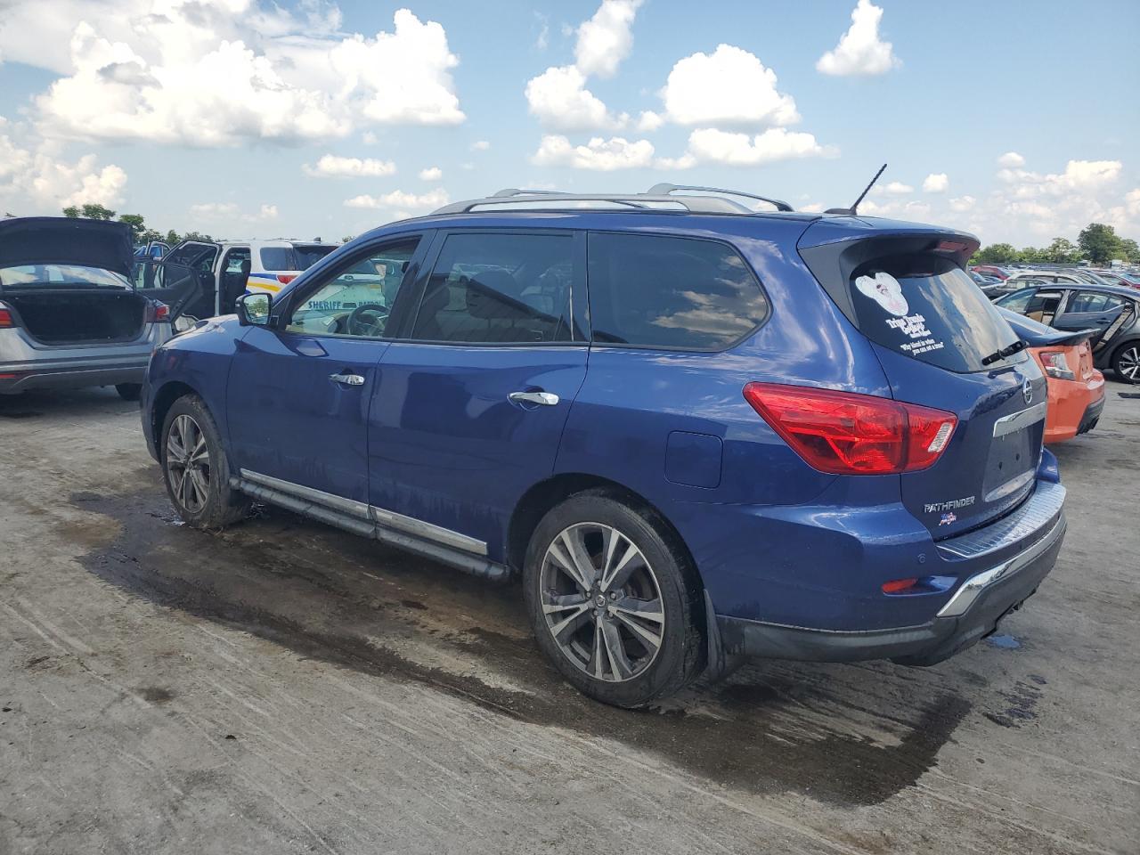 2017 Nissan Pathfinder S - Image 2