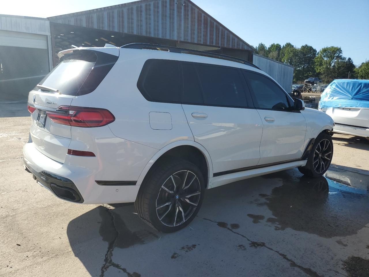 2021 BMW X7 xDrive40I - Image 3