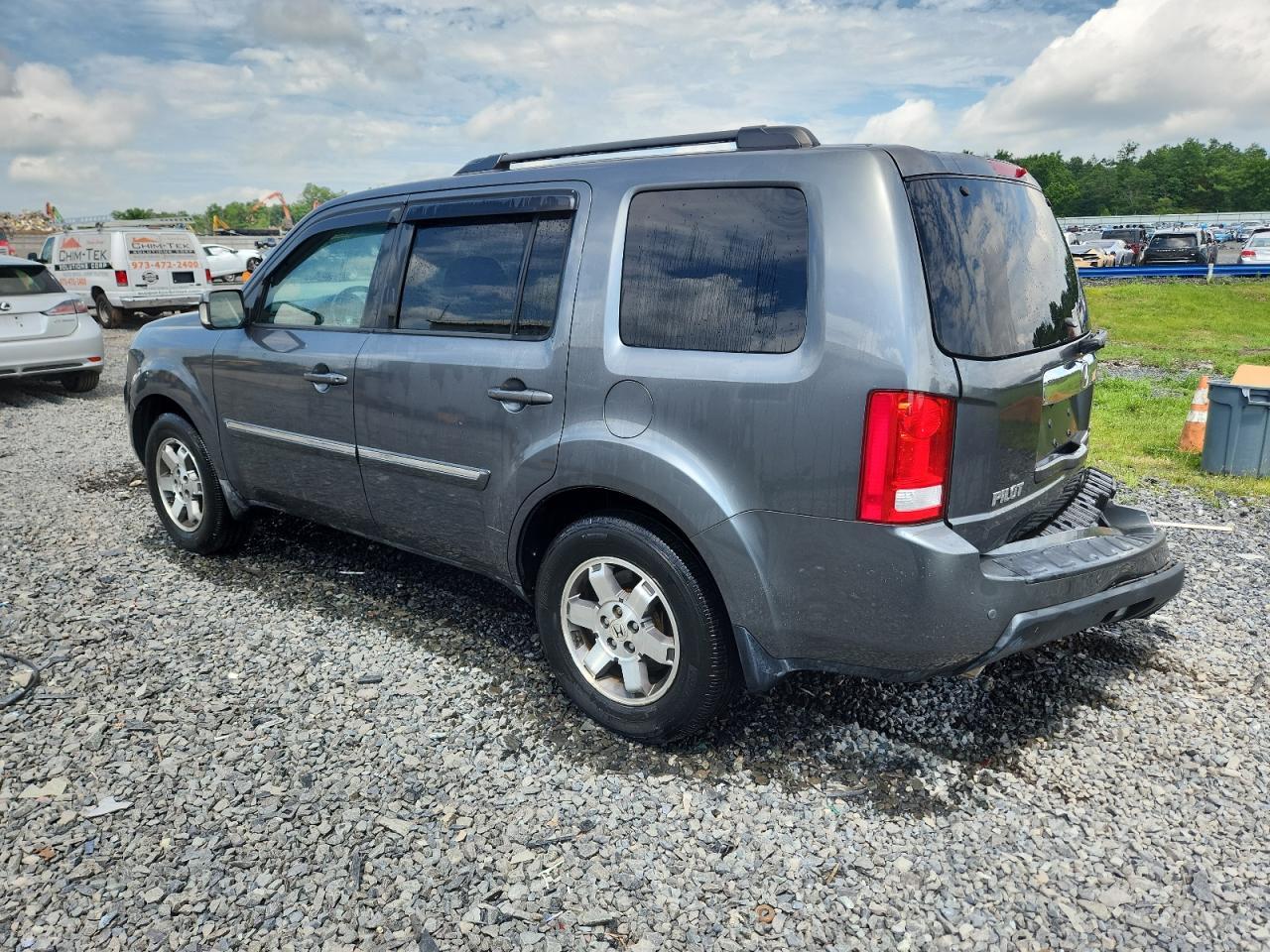 2010 Honda Pilot Touring - Image 2