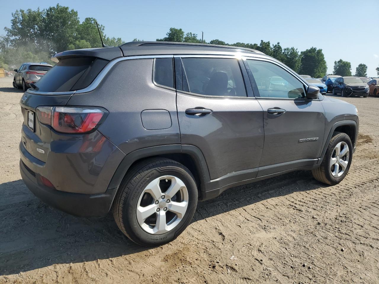 2018 Jeep Compass Latitude - Image 3