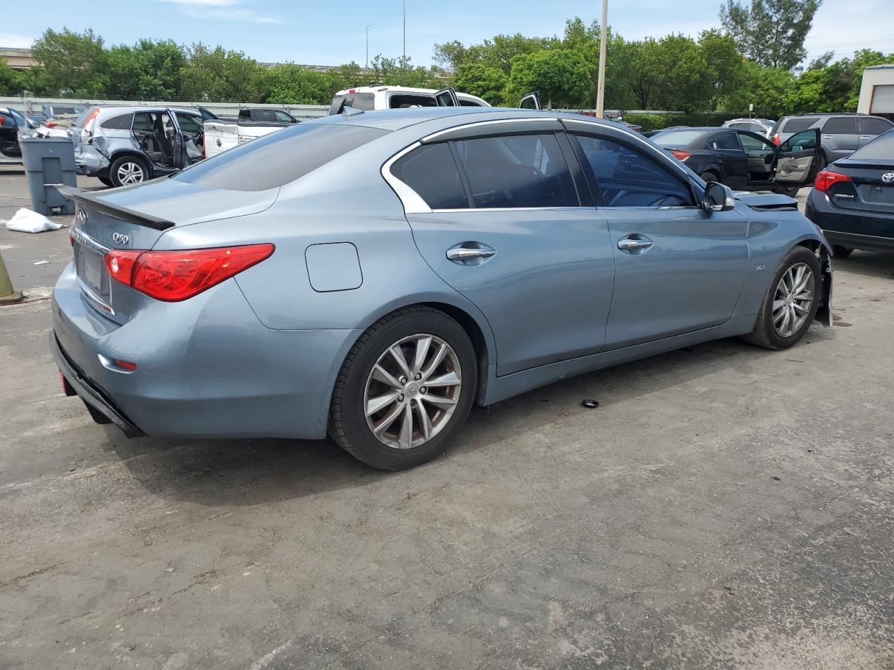 2017 Infiniti Q50 Premium - Image 3