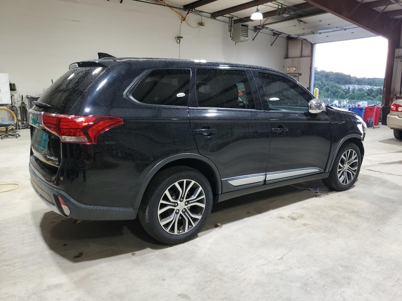 2018 Mitsubishi Outlander Se - Image 3