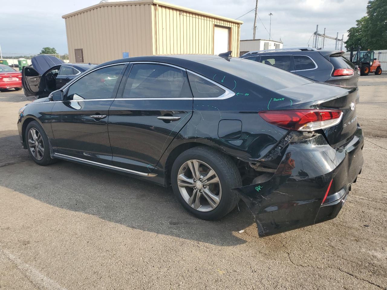 2019 Hyundai Sonata Limited - Фото 2