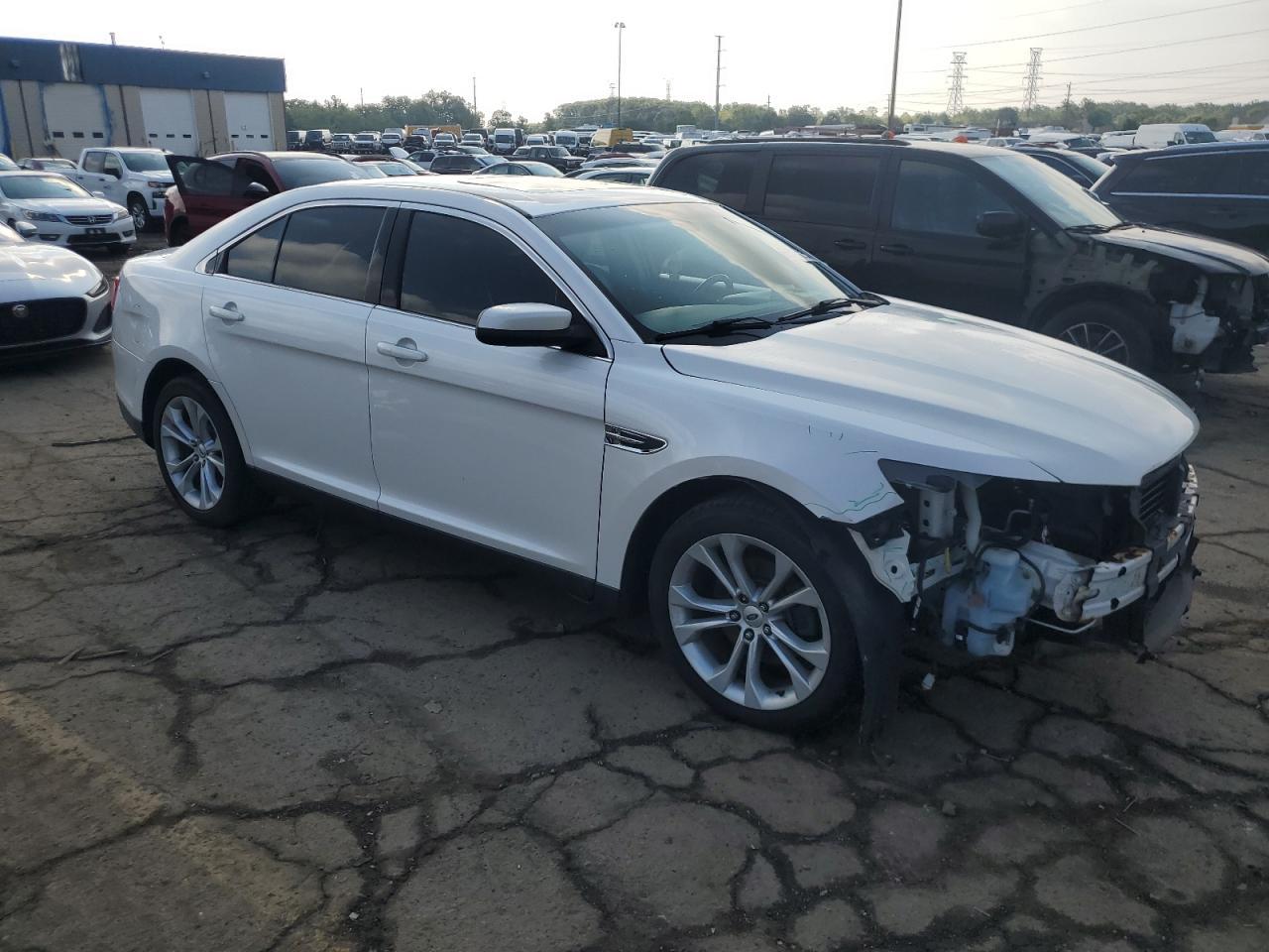 2013 Ford Taurus Sel - Фото 4