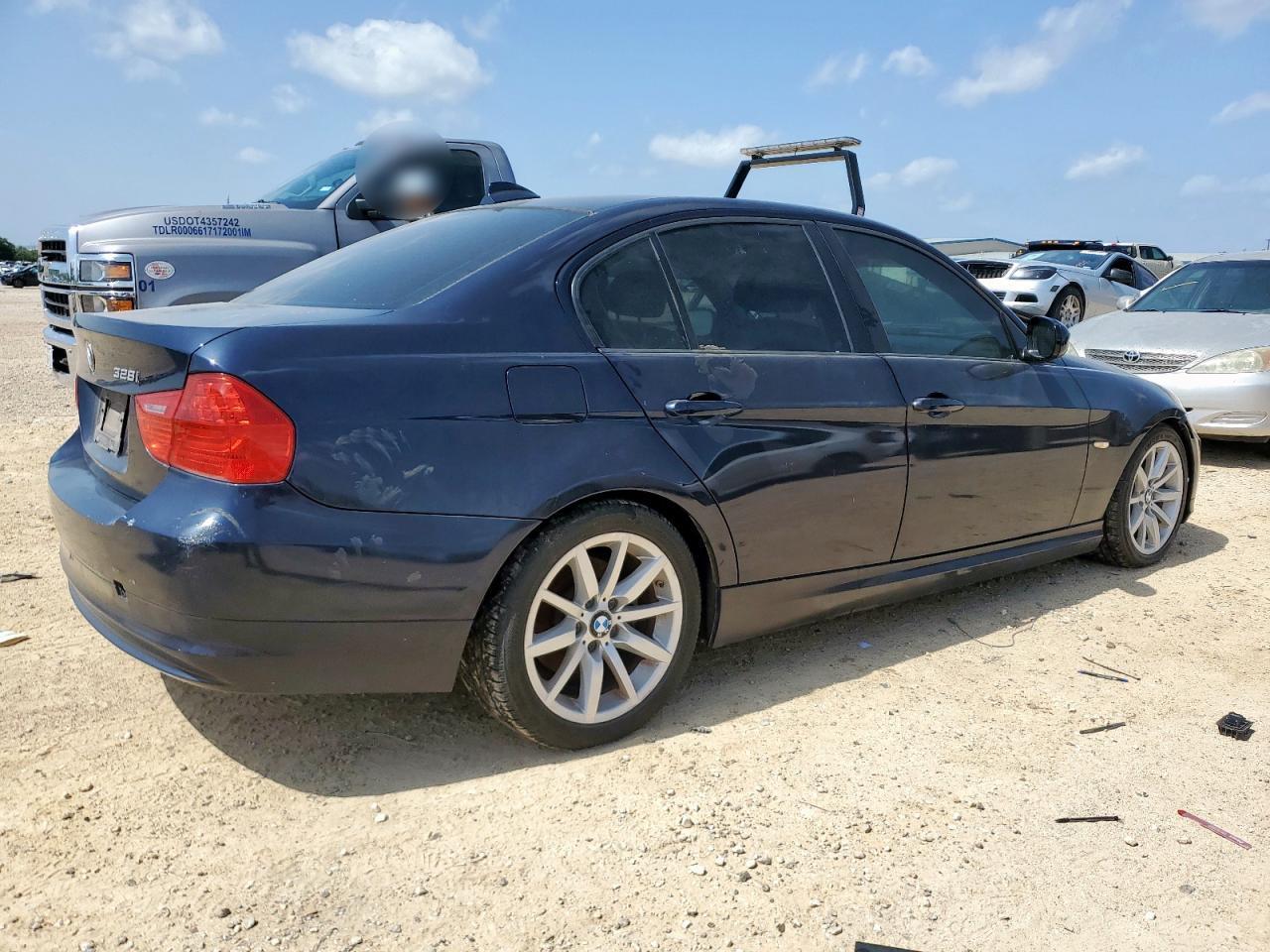 2010 BMW 328 - Фото 3