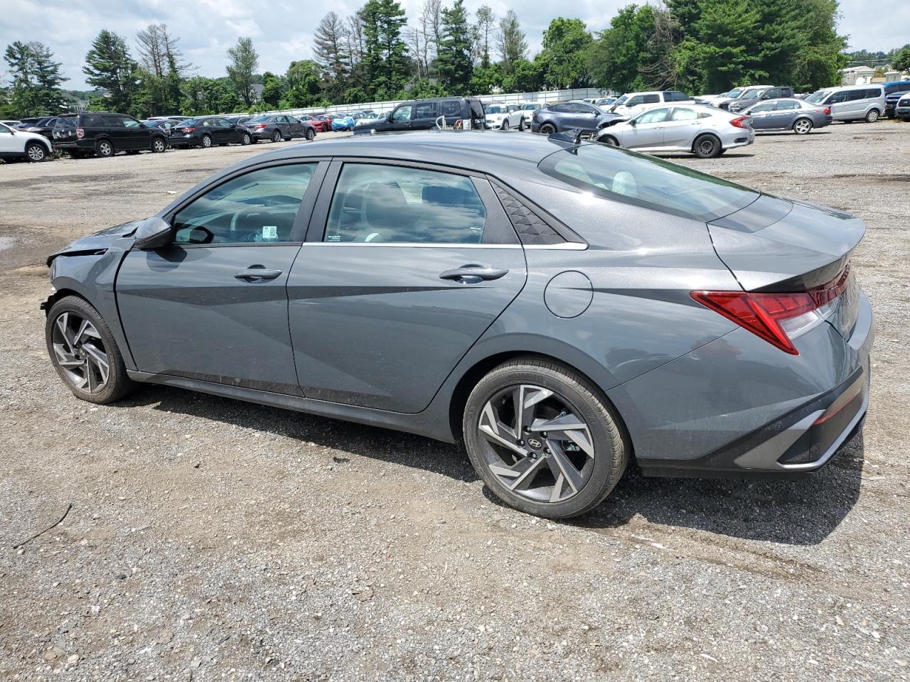 2024 Hyundai Elantra Limited - Image 2