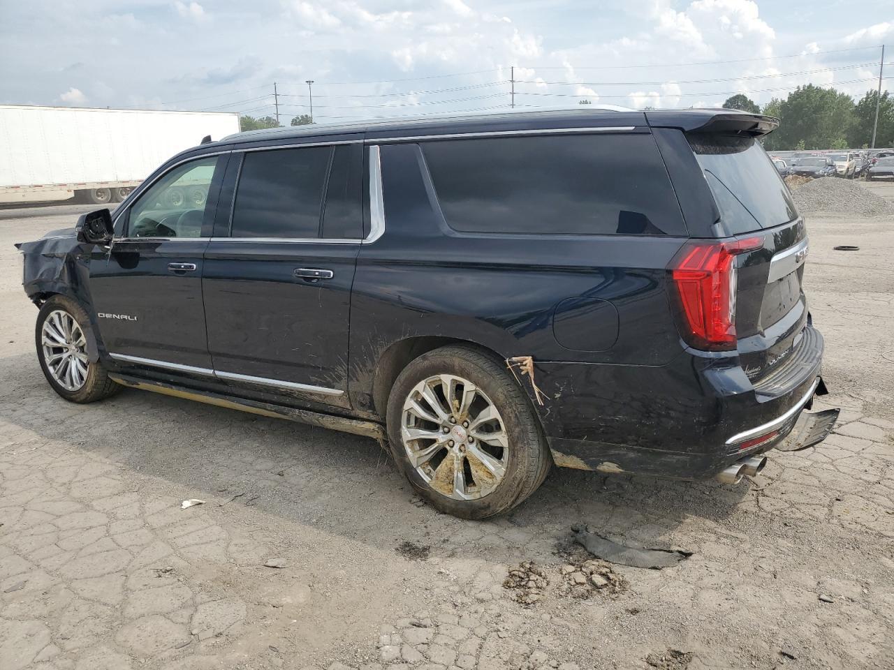 2021 GMC Yukon Xl Denali - Фото 2