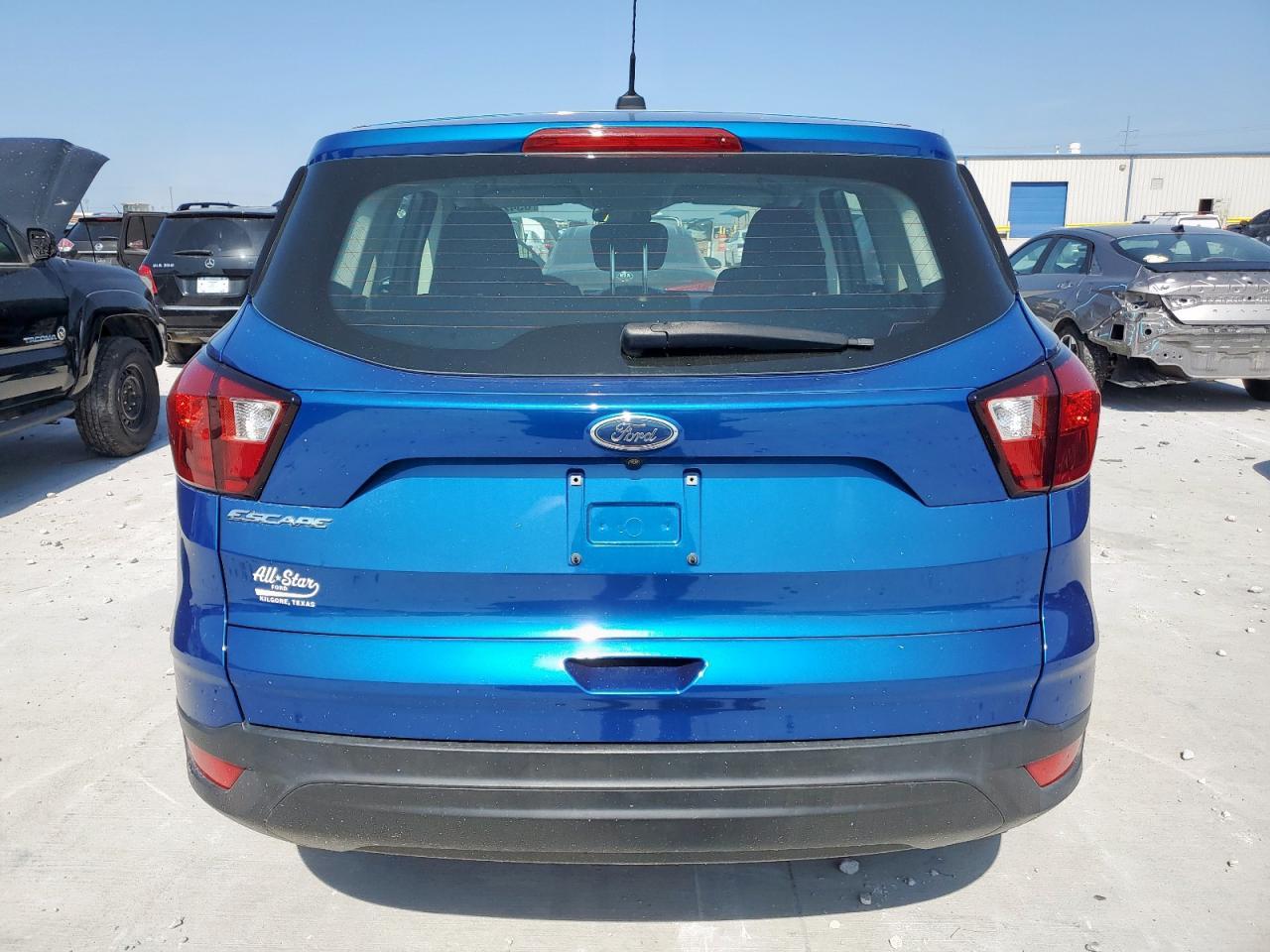 2019 Ford Escape S - Фото 6