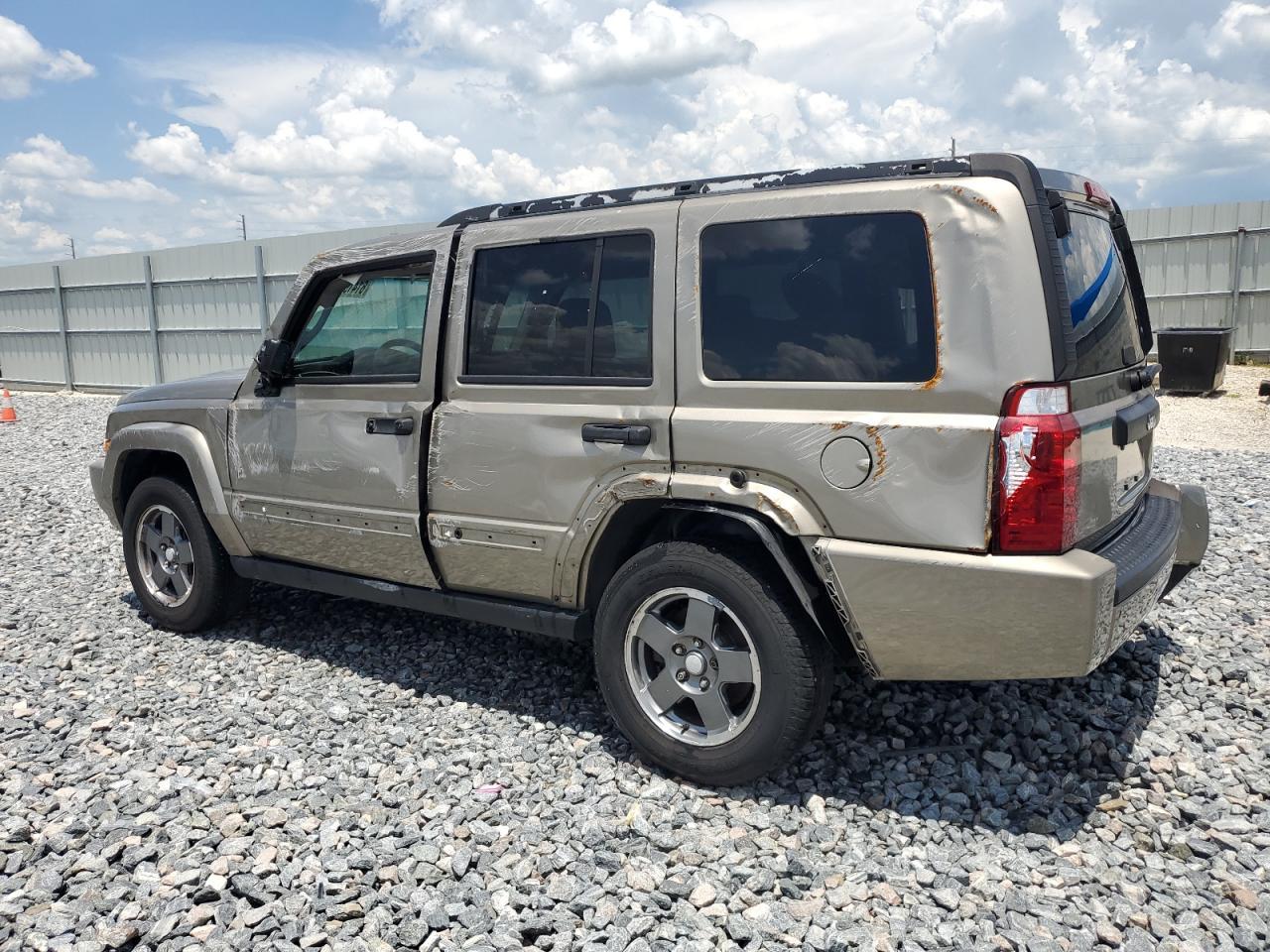 2006 Jeep Commander - Image 2